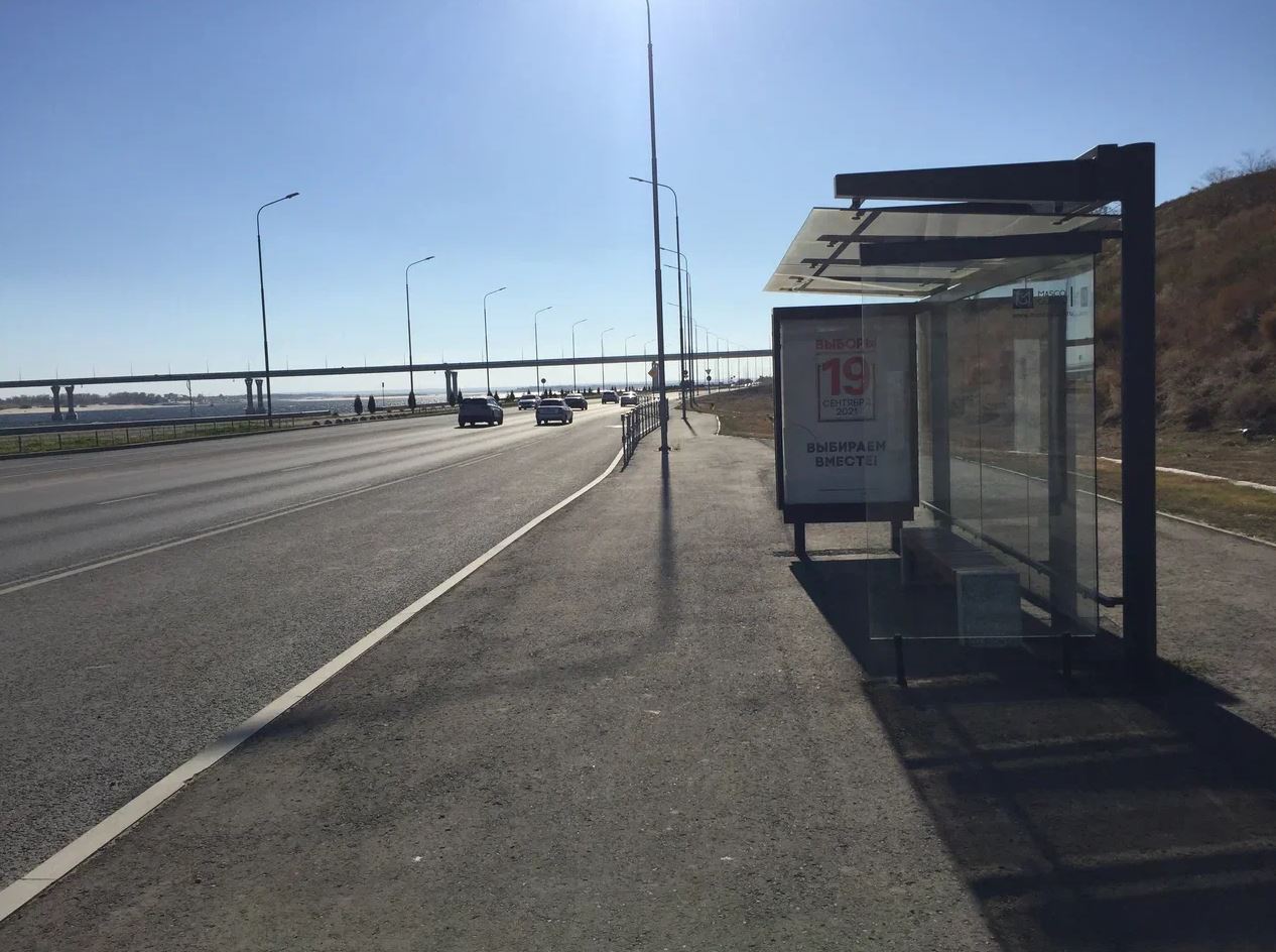 Фотография рекламного носителя, тип: Остановка 1.8x1.2, адрес: 62-й Армии наб., ост. Стадион «Волгоград-Арена», поз.2, Волгоград, Волгоградская область, Россия. Сторона A №972389