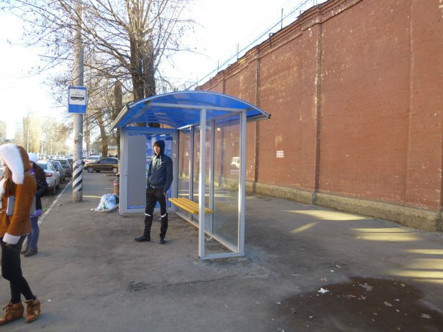 Фотография рекламного носителя, тип: Остановка 1.8x1.2, адрес: Кутякова ул. Х Астраханская ул., к Волге, Саратов, Саратовская область, Россия. Сторона А №585745