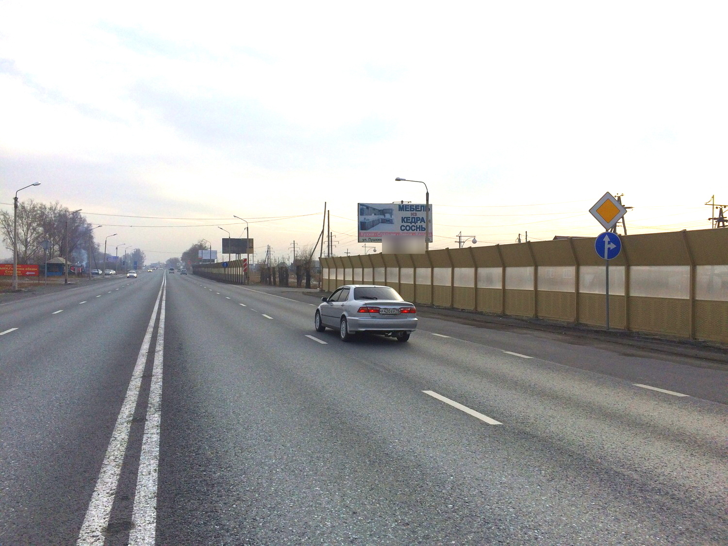 Фотография рекламного носителя, тип: Билборд 3x6, адрес: Рассвет пос., д.8 поз.2, Абакан, Республика Хакасия, Россия. Сторона A №425557