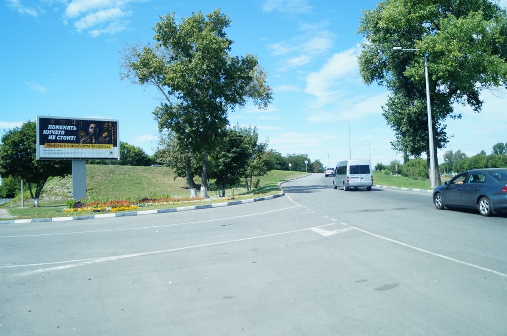 Фотография рекламного носителя, тип: Билборд 3x4, адрес: Революционная ул., поз.3, Губкин, Белгородская область, Россия. Сторона A №1010311