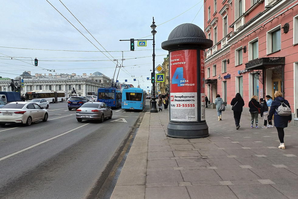 Фотография рекламного носителя, тип: Пиллар 3x1.4, адрес: Невский пр-т., д.68а Х Фонтанки реки наб., Санкт-Петербург, Россия. Сторона А №639663