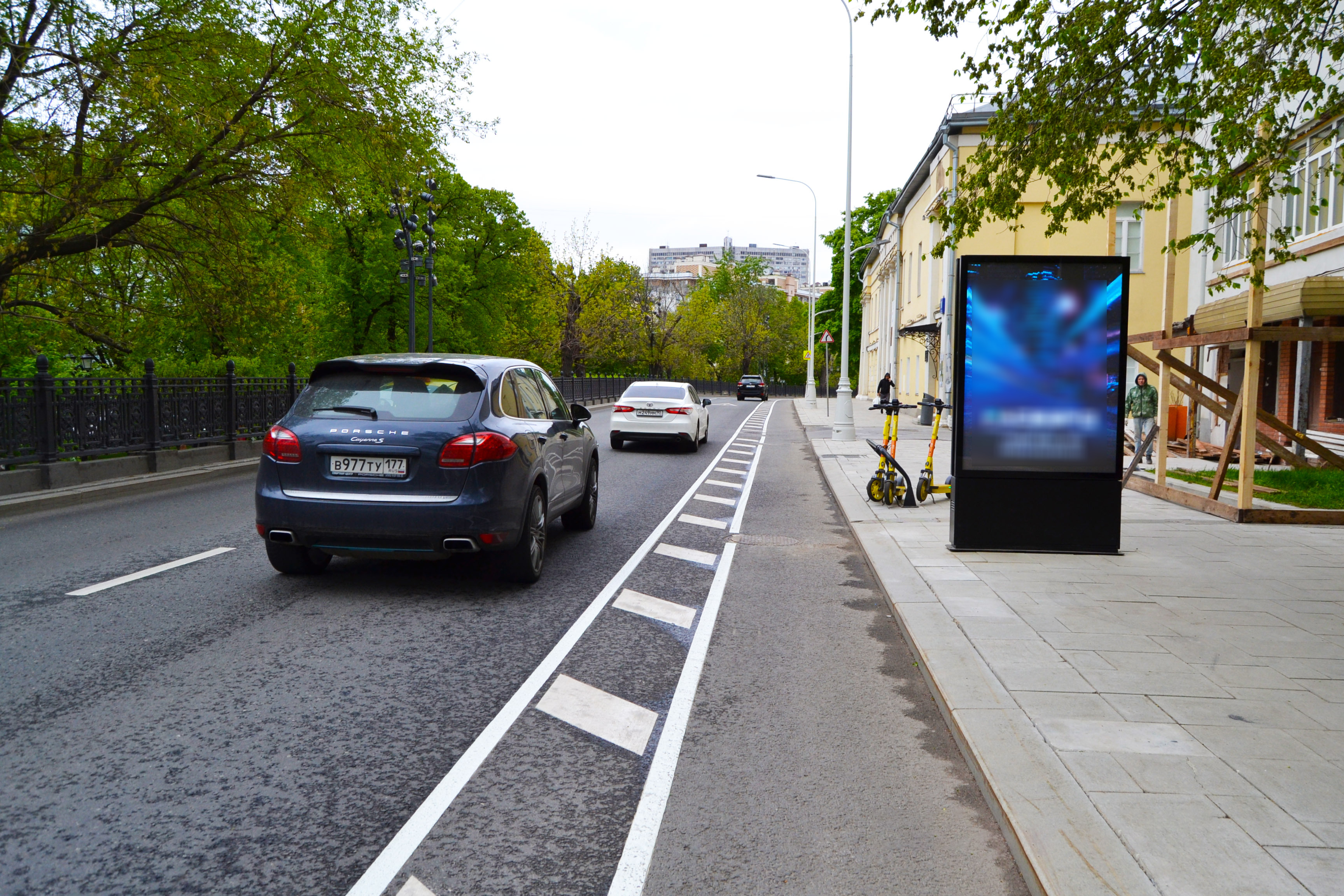 Фотография рекламного носителя, тип: Ситиформат 1.8x1.2, адрес: Гоголевский б-р., д.8, Москва, Россия. Сторона А1-А10 №849369