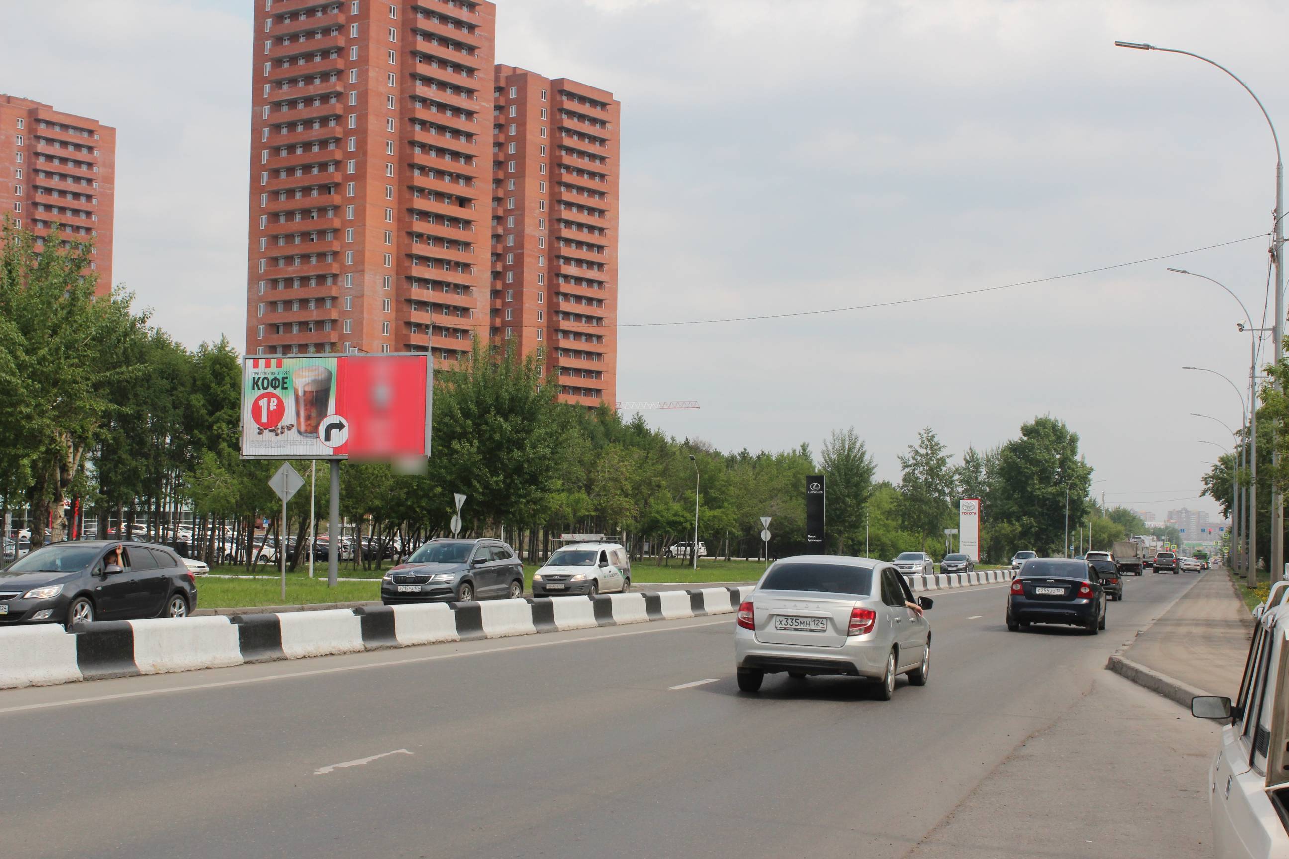 Фотография рекламного носителя, тип: Билборд 3x6, адрес: Караульная ул., д.30г, Красноярск, Красноярский край, Россия. Сторона Б1-Б3 №500738
