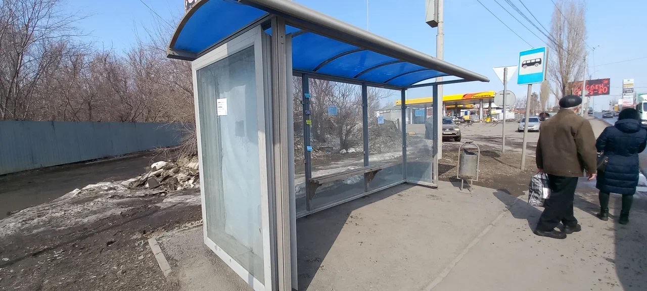 Фотография рекламного носителя, тип: Остановка 1.8x1.2, адрес: Аэропорт ул. Х Симбирская ул., в центр, Саратов, Саратовская область, Россия. Сторона Б №747543