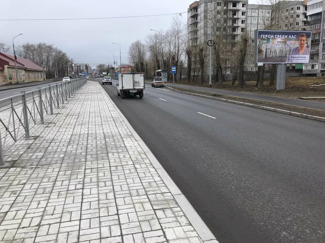 Фотография рекламного носителя, тип: Билборд 3x6, адрес: Ленинградский пр-т., д.21, Архангельск, Архангельская область, Россия. Сторона А №765753