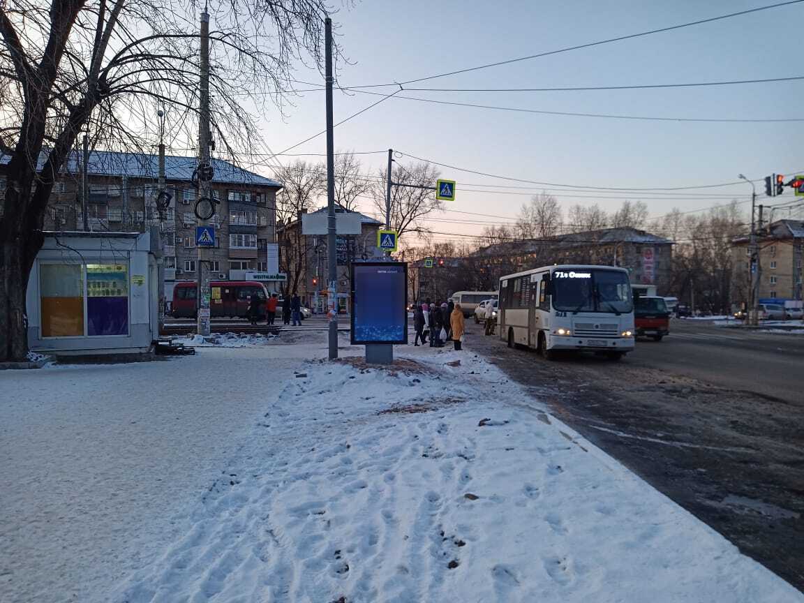 Фотография рекламного носителя, тип: Ситиформат 1.8x1.2, адрес: Краснореченская ул. Х Суворова ул., Хабаровск, Хабаровский край, Россия. Сторона Б №498092