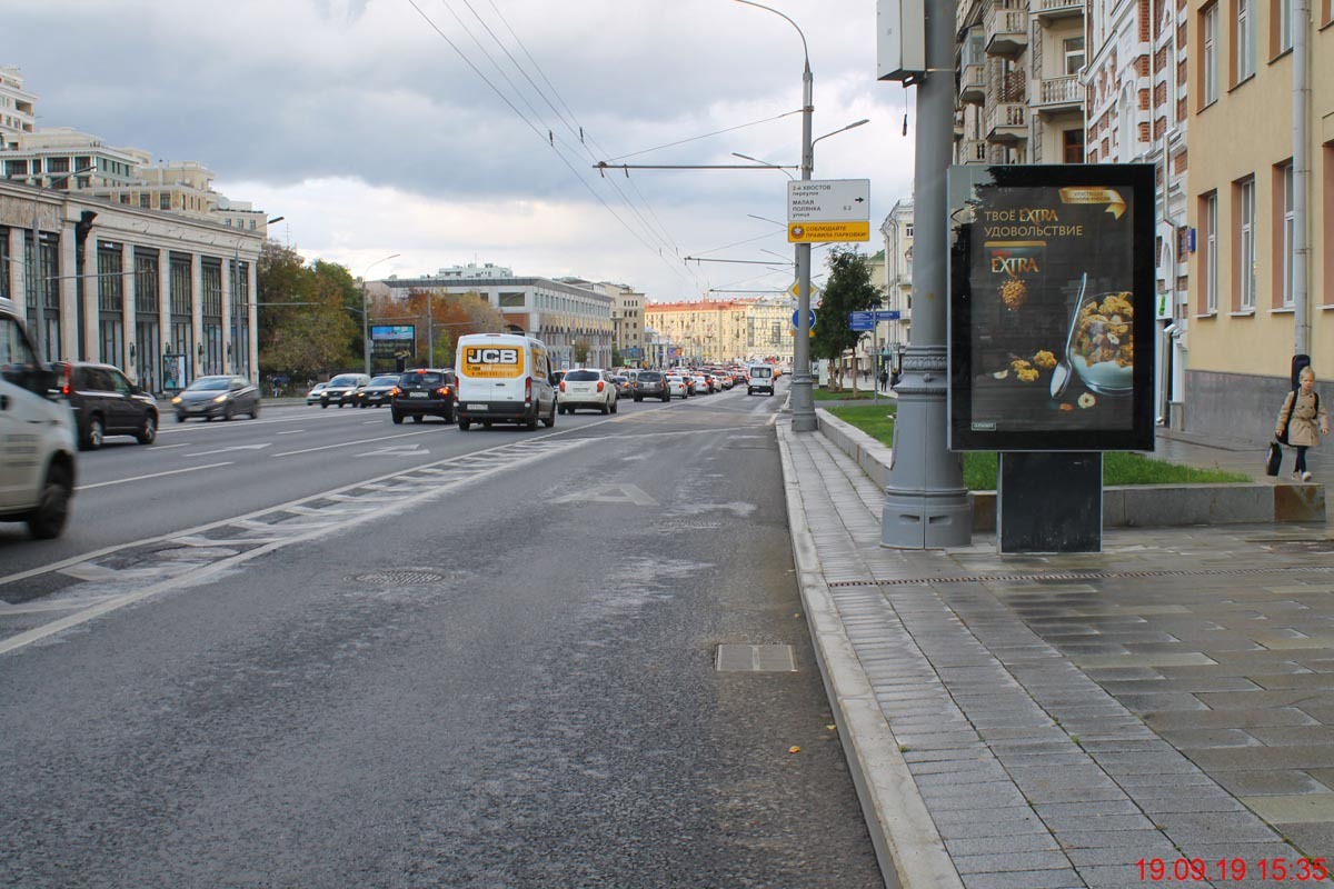 Фотография рекламного носителя, тип: Ситиформат 1.8x1.2, адрес: Якиманка Б. ул., д.29, Москва, Россия. Сторона А1-A6 №502575