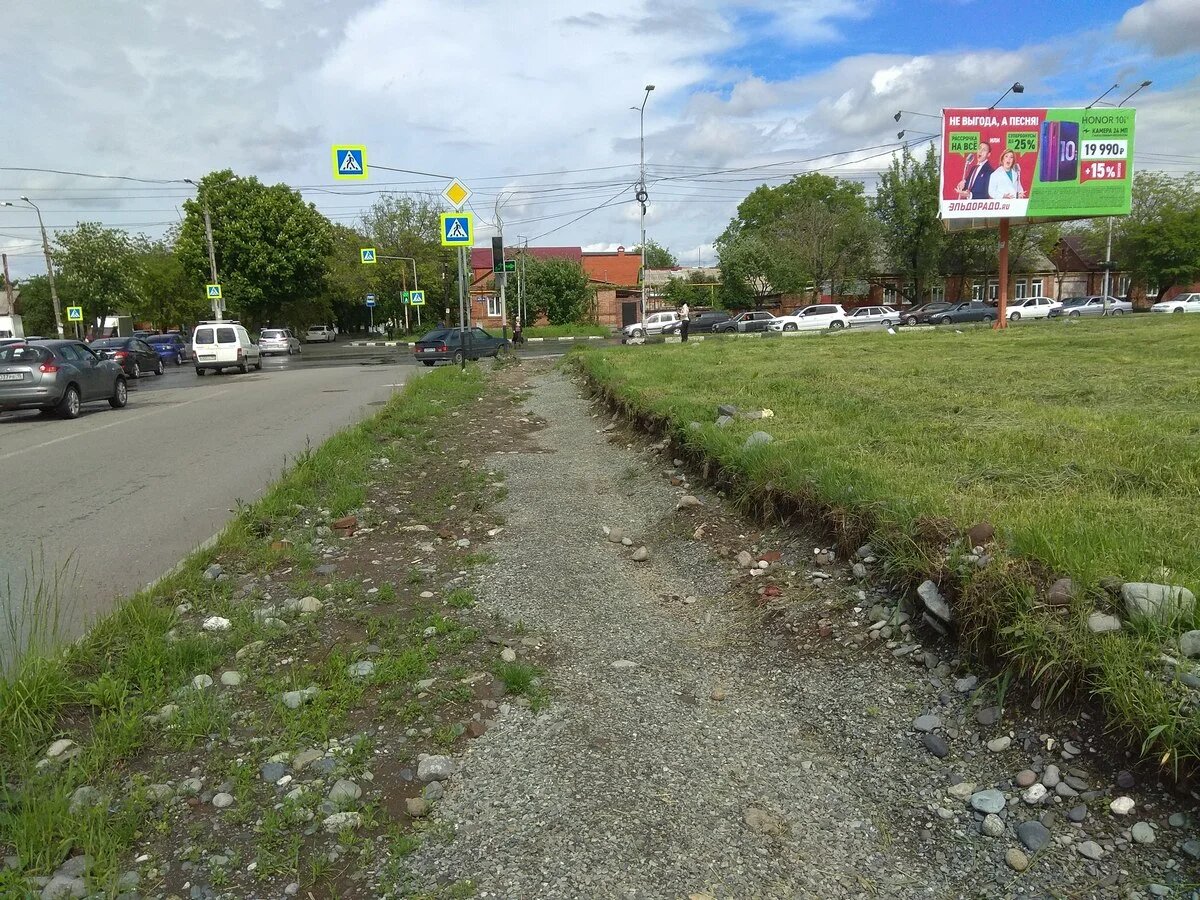 Фотография рекламного носителя, тип: Билборд 3x6, адрес: Калинина ул. Х Доватора пр-т., Владикавказ, Республика Северная Осетия – Алания, Россия. Сторона А2 №465878