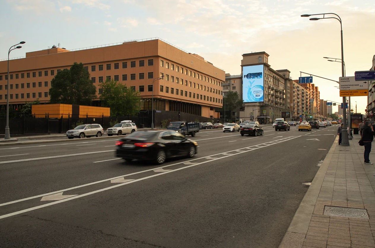 Фотография рекламного носителя, тип: Медиафасад, адрес: Красная Пресня ул., д.9, Москва, Россия. Сторона B15 №975226