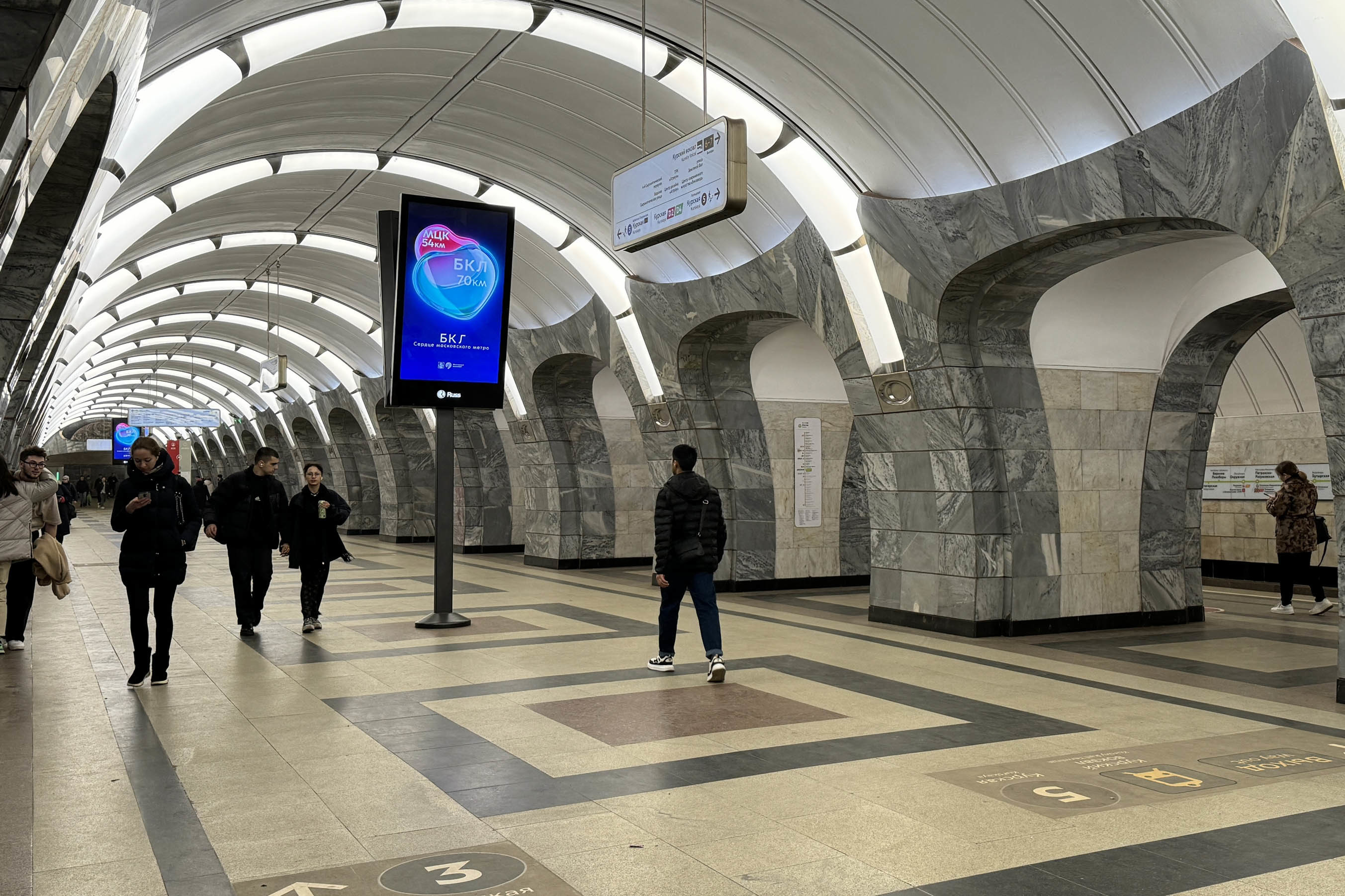 Фотография рекламного носителя, тип: Видеоэкран, адрес: Станция метро «Чкаловская», линия Люблинско-Дмитровская, Москва, Россия. Сторона/вариант А1-А10 №1075460