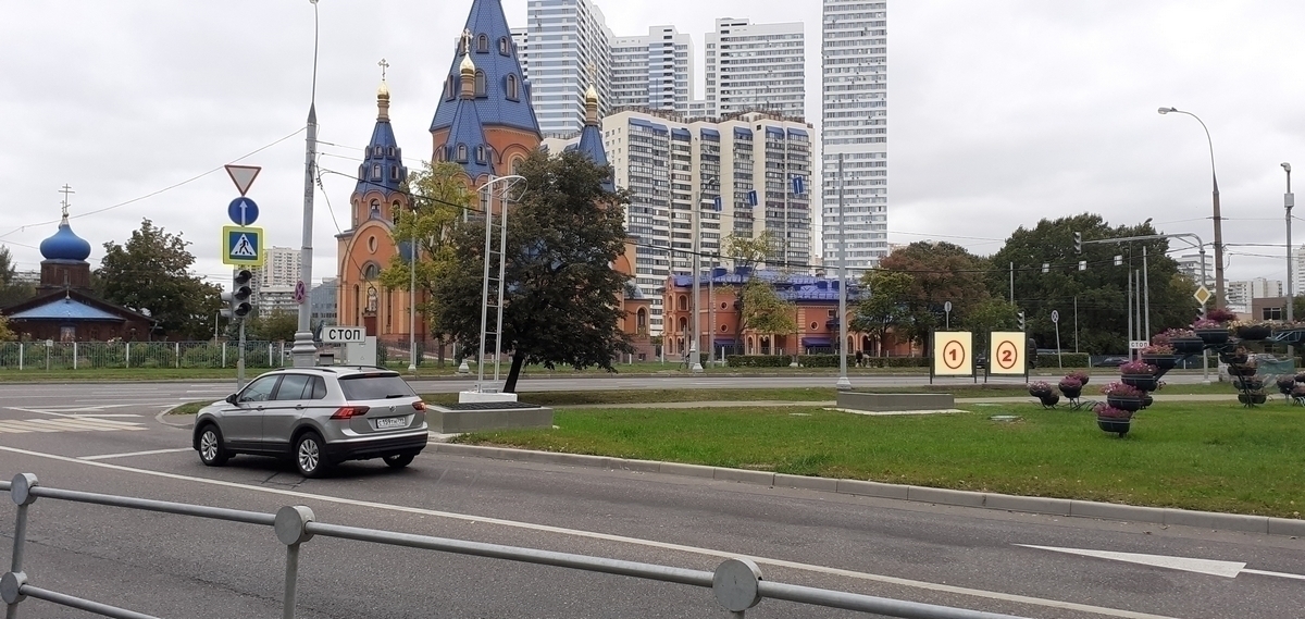 Фотография рекламного носителя, тип: Афиша 1.75x1.8, адрес: Чертановская ул., д.9, стенд 3, Москва, Россия. Сторона А2 №883874