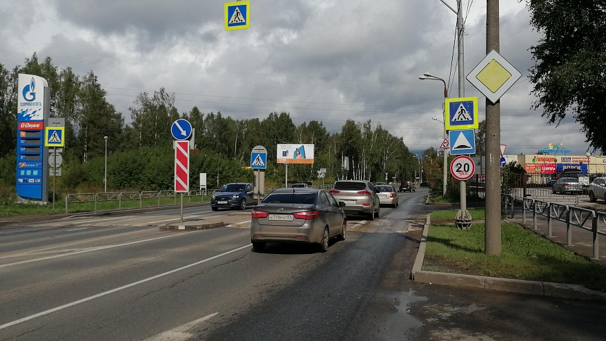 Фотография рекламного носителя, тип: Билборд 3x6, адрес: Калинина ул., д.89, АЗС, Пермь, Пермский край, Россия. Сторона B №745505