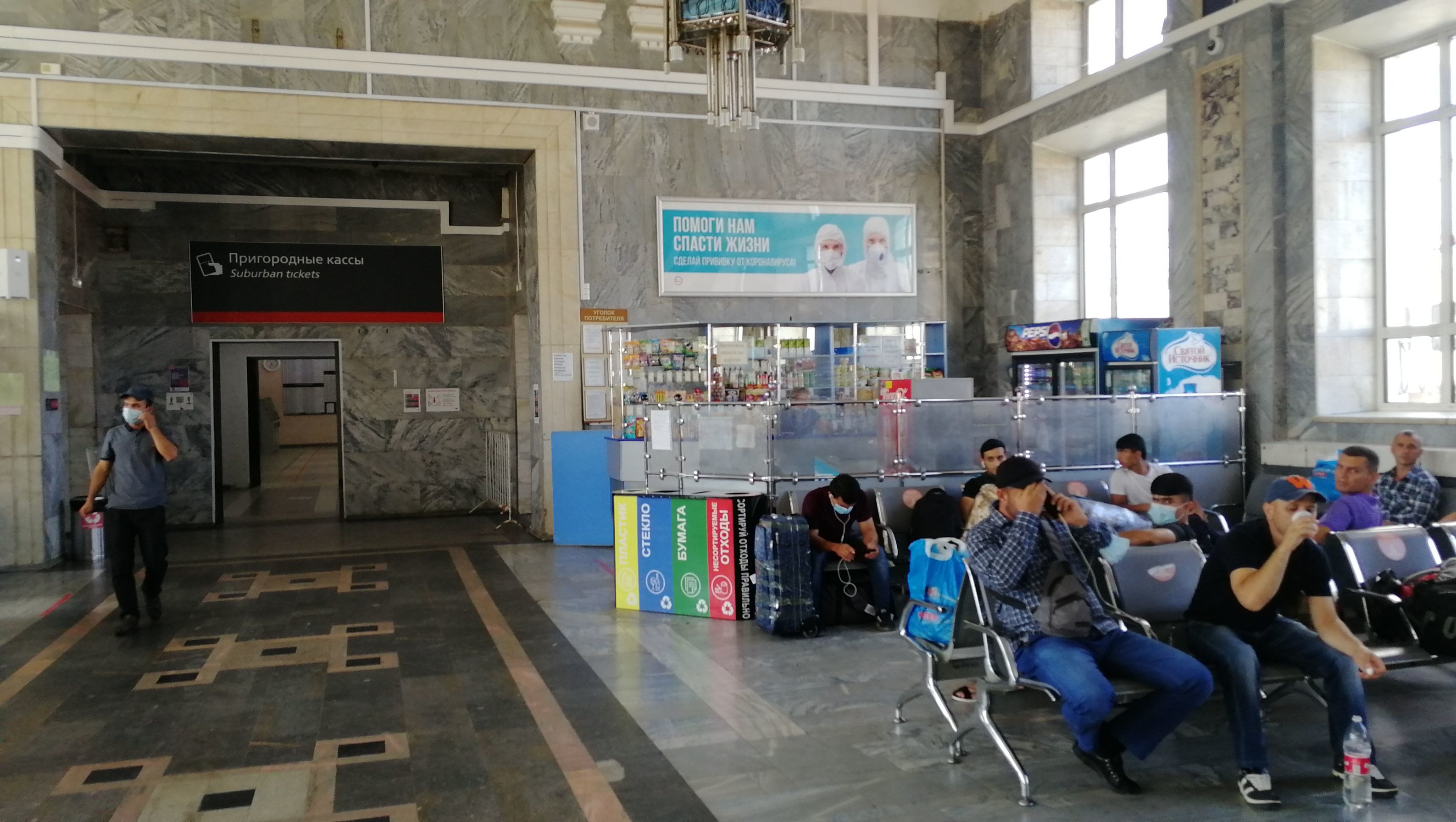 Фотография рекламного носителя, тип: Лайтбокс, адрес: ЖД вокзал «Пермь-2», Ленина ул., д.89, Пермь, Пермский край, Россия. Сторона/вариант А №991086