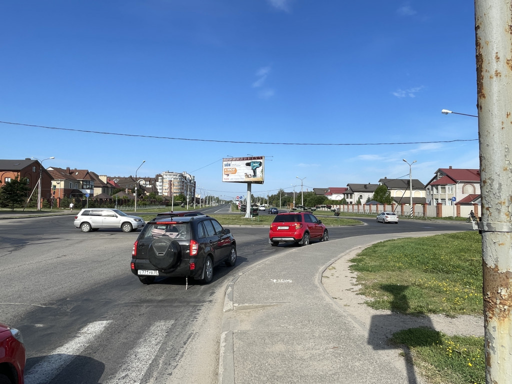 Фотография рекламного носителя, тип: Билборд 3x6, адрес: Раахе ул. Х.Батюшкова ул., Череповец, Вологодская область, Россия. Сторона А3 №819394