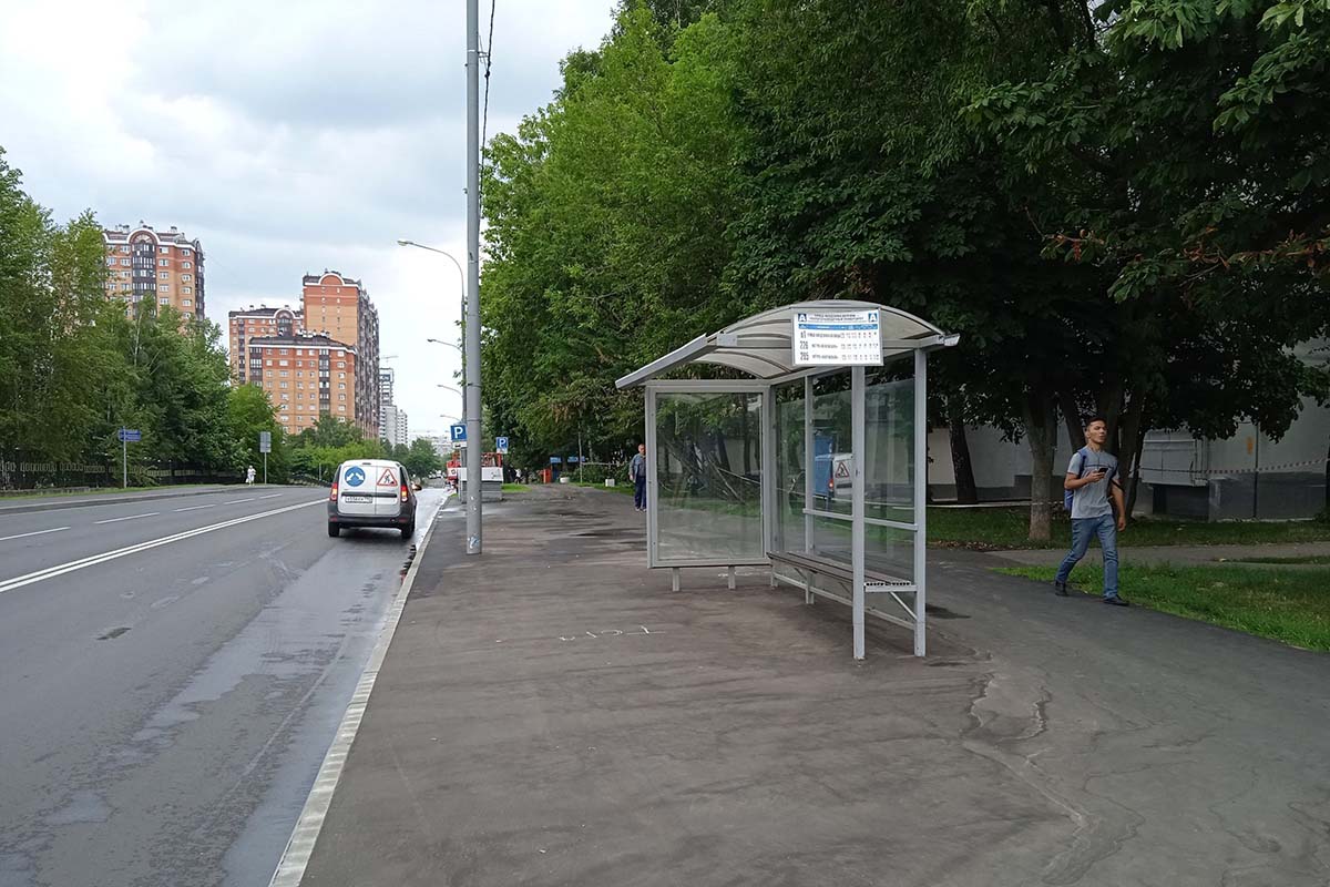 Фотография рекламного носителя, тип: Остановка 1.8x1.2, адрес: Академика Волгина ул., д.19, ост. Геологоразведочный университет, Москва, Россия. Сторона А №999024