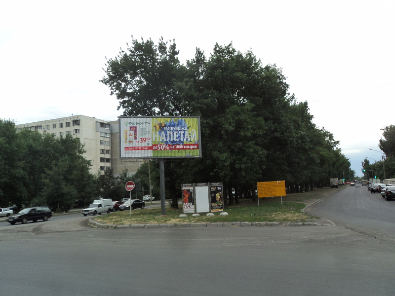 Фотография рекламного носителя, тип: Билборд 3x6, адрес: Зорге ул. Х 339-й Стрелковой Дивизии ул., Ростов-на-Дону, Ростовская область, Россия. Сторона A1-А3 №624861