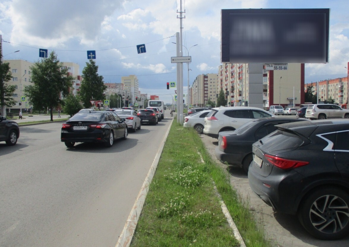 Фотография рекламного носителя, тип: Билборд 3x6, адрес: Комсомольский пр-т., д.19, поз.1, Сургут, Ханты-Мансийский автономный округ – Югра, Россия. Сторона А №959972