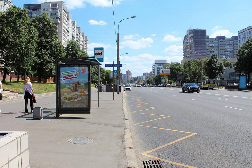 Фотография рекламного носителя, тип: Остановка 1.8x1.2, адрес: Марксистская ул., ост. 1-ый Часовой завод, поз.3, Москва, Россия. Сторона Б №334861