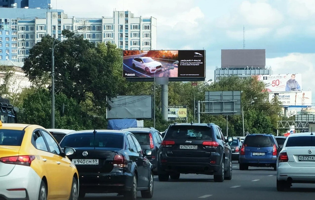Фотография рекламного носителя, тип: Суперсайт 5x15, адрес: Ленинградское ш., 19 550м, Московская область, Россия. Сторона B1-В10 №993581