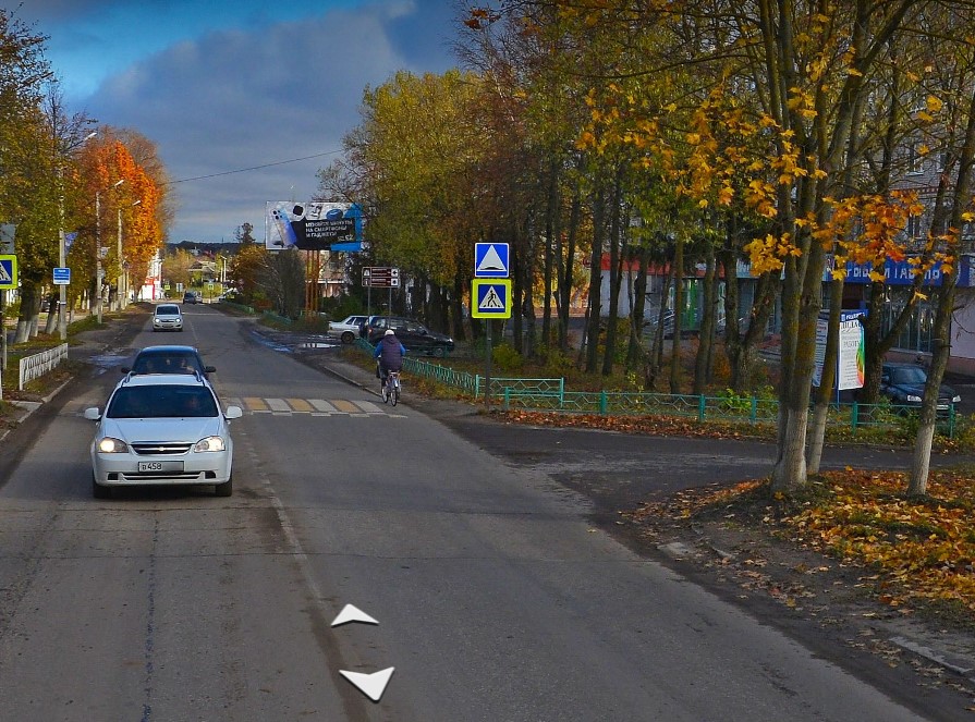 Фотография рекламного носителя, тип: Нестандартный ситиформат, адрес: Шагова мкр., д.2, тротуар возле м-на «Мир Игрушек», Родники, Ивановская область, Россия. Сторона A №1088217