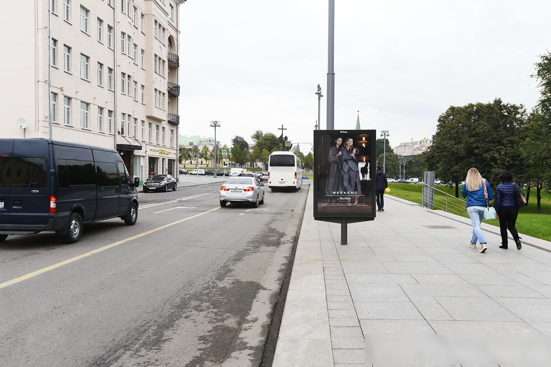 Фотография рекламного носителя, тип: Ситиформат 1.8x1.2, адрес: Волхонка ул., д.5\6, Москва, Россия. Сторона А1-А5 №333867