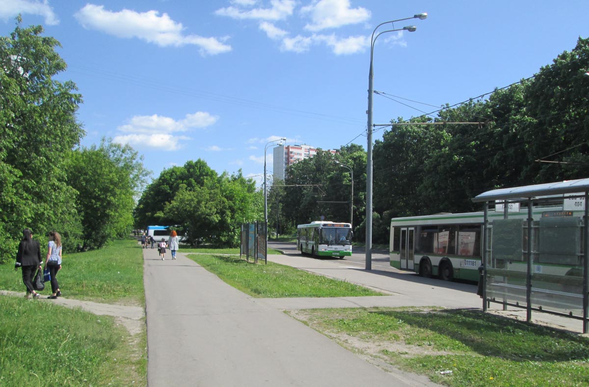 Фотография рекламного носителя, тип: Афиша 1.75x1.8, адрес: 26 Бакинских Комиссаров ул., д.6, корп.1, стенд 1, Москва, Россия. Сторона А2 №864931