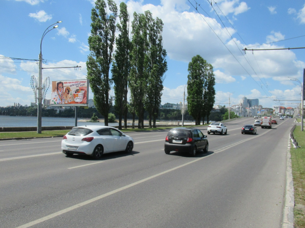 Фотография рекламного носителя, тип: Билборд 3x6, адрес: Дамба Чернавского моста, поз.1, справа при движении из центра, Воронеж, Воронежская область, Россия. Сторона Б №961259