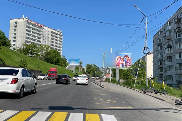 Фотография рекламного носителя, тип: Билборд 3x6, адрес: Котельникова ул., д.26, Владивосток, Приморский край, Россия. Сторона А1 №704413