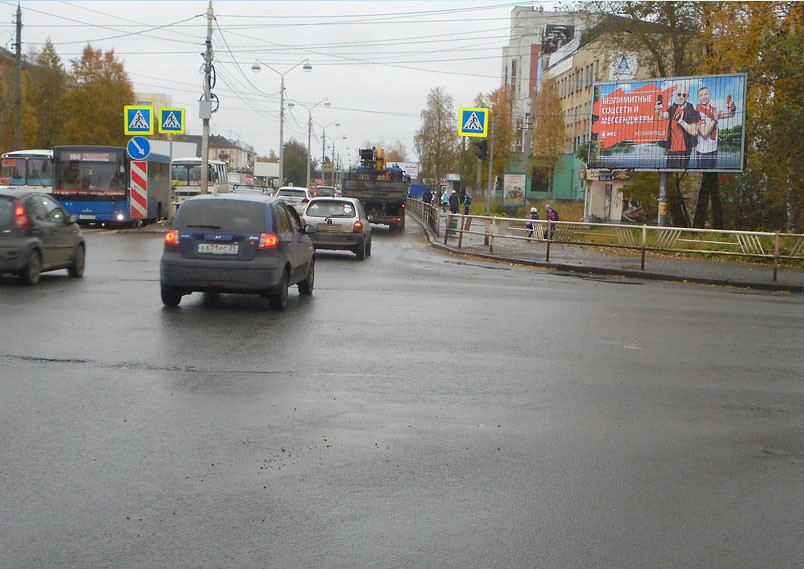 Фотография рекламного носителя, тип: Билборд 3x6, адрес: Ломоносова пр-т. Х Урицкого ул., Архангельск, Архангельская область, Россия. Сторона A1-A3 №667222