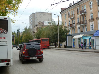 Фотография рекламного носителя, тип: Пиллар 3x1.4, адрес: Октябрьский пр-т., д.1, Киров, Кировская область, Россия. Сторона А №632486