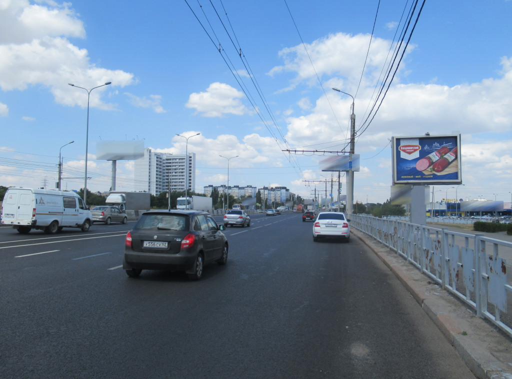 Фотография рекламного носителя, тип: Ситиборд 2.7x3.7, адрес: Университетский пр-т., д.105А, Волгоград, Волгоградская область, Россия. Сторона А №595657