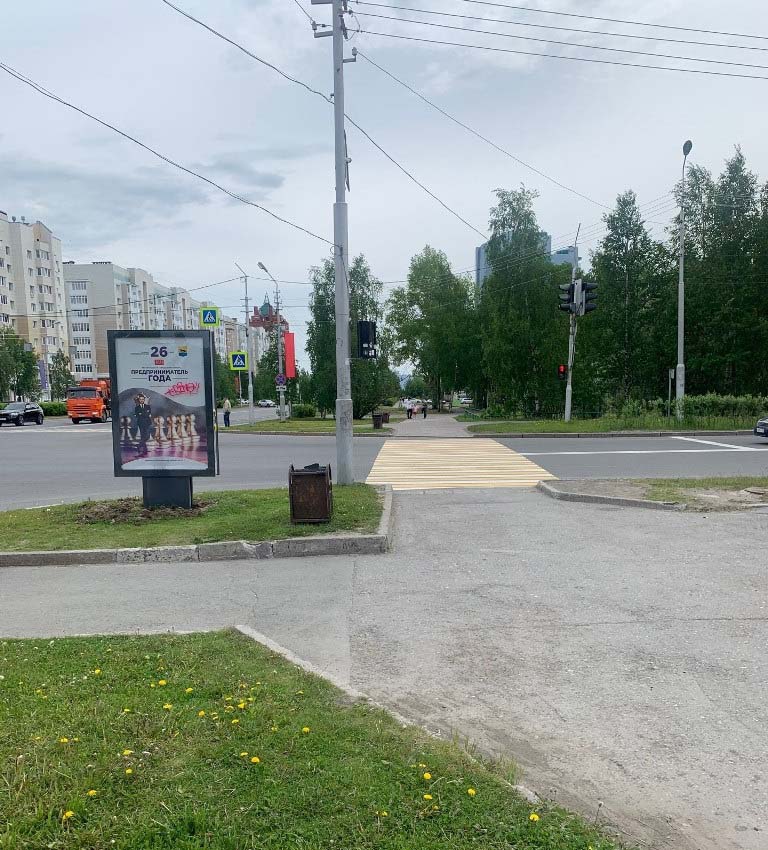 Фотография рекламного носителя, тип: Ситиформат 1.8x1.2, адрес: Ленина пр-т. Х 30 лет Победы ул., Сургут, Ханты-Мансийский автономный округ – Югра, Россия. Сторона А №960280