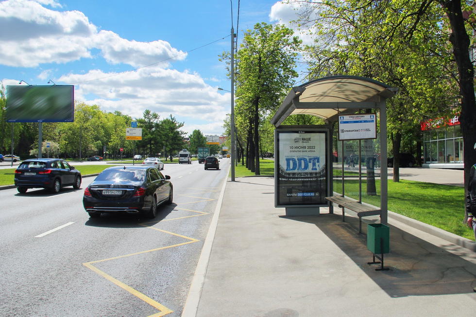 Фотография рекламного носителя, тип: Остановка 1.8x1.2, адрес: 60-летия Октября пр-т. Х Шверника ул., Москва, Россия. Сторона А №334967