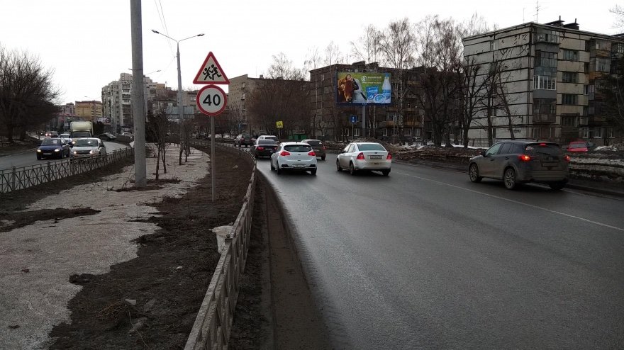 Фотография рекламного носителя, тип: Билборд 3x6, адрес: Аделя Кутуя ул., д.4, Казань, Республика Татарстан, Россия. Сторона А1-A3 №679191