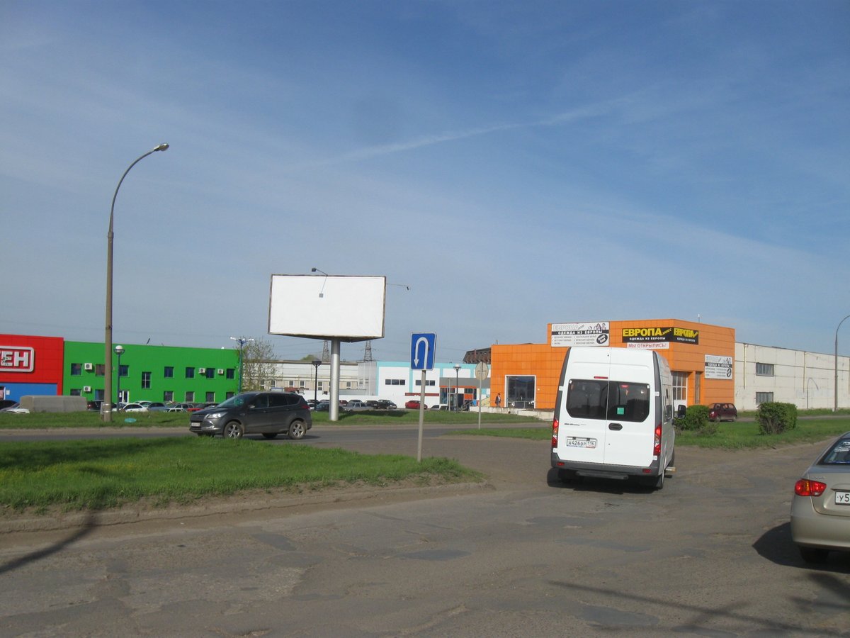 Фотография рекламного носителя, тип: Билборд 3x6, адрес: Низаметдинова ул., гипермаркета Эссен, Набережные Челны, Республика Татарстан, Россия. Сторона A1 №630839