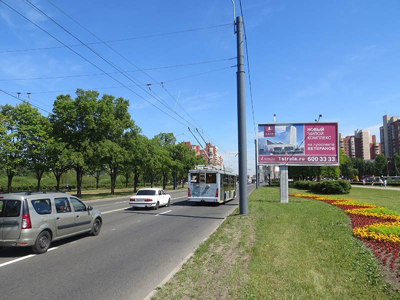 Фотография рекламного носителя, тип: Билборд 3x6, адрес: Ветеранов пр-т., Полежаевский парк, поз.1, Санкт-Петербург, Россия. Сторона A №1094353