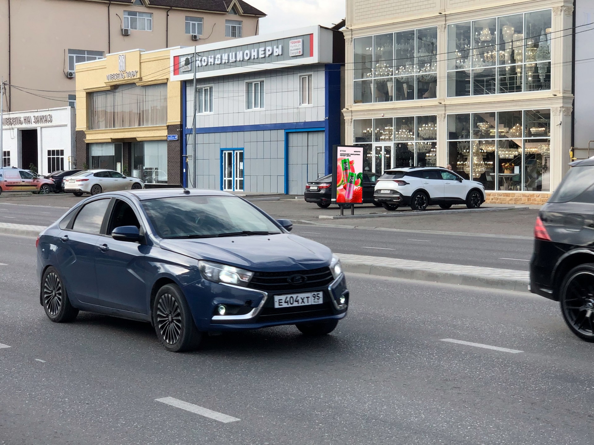 Фотография рекламного носителя, тип: Ситиформат 1.8x1.2, адрес: Жуковского ул., поз.4, Грозный, Республика Чечня, Россия. Сторона А №1084403