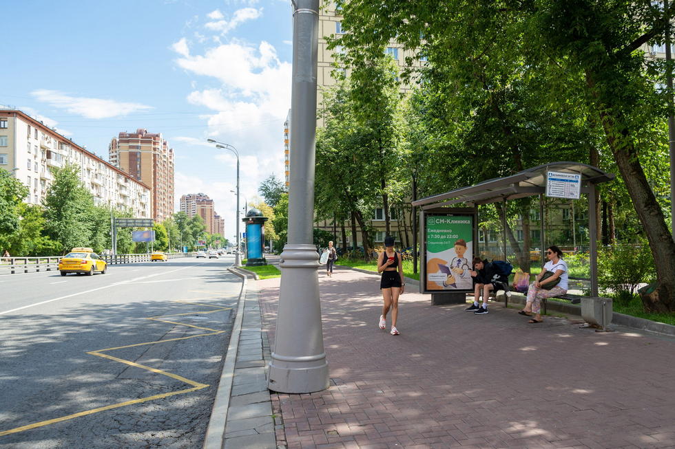 Фотография рекламного носителя, тип: Остановка 1.8x1.2, адрес: Нижегородская ул., Москва, Россия. Сторона А №334180