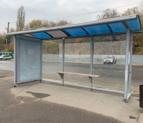 Фотография рекламного носителя, тип: Остановка 1.8x1.2, адрес: Б. Затонская ул., пляж, поз.2, Саратов, Саратовская область, Россия. Сторона А №585079