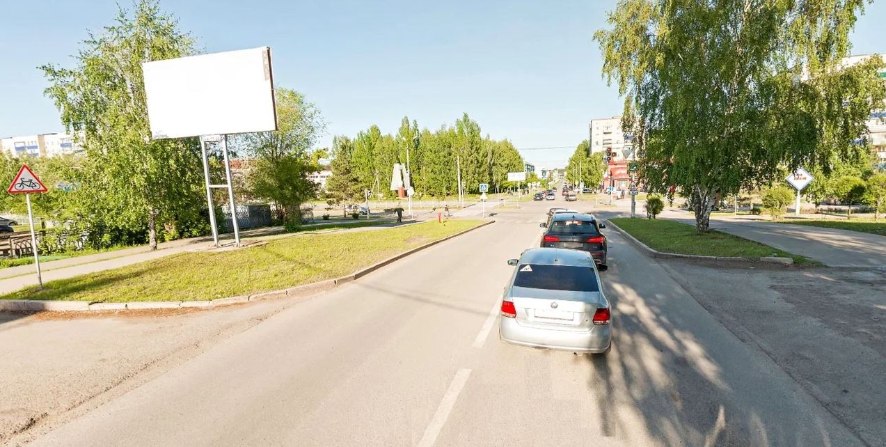 Фотография рекламного носителя, тип: Билборд 3x6, адрес: Гафиатулина ул. Х Строителейпр-т., Альметьевск, Республика Татарстан, Россия. Сторона B №960347