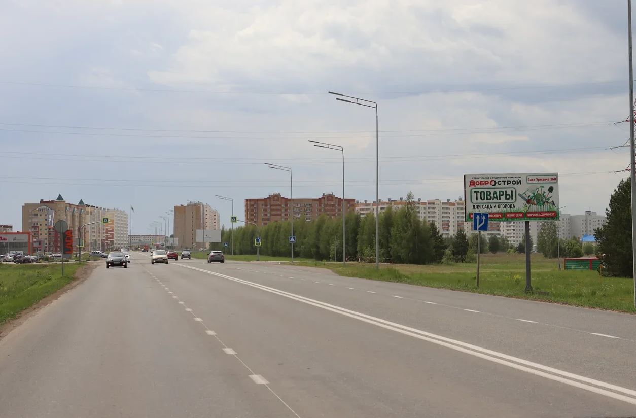 Фотография рекламного носителя, тип: Билборд 3x6, адрес: Набережно-челнинское ш., напротив «Лесная поляна» пос., Елабуга, Республика Татарстан, Россия. Сторона A №871245