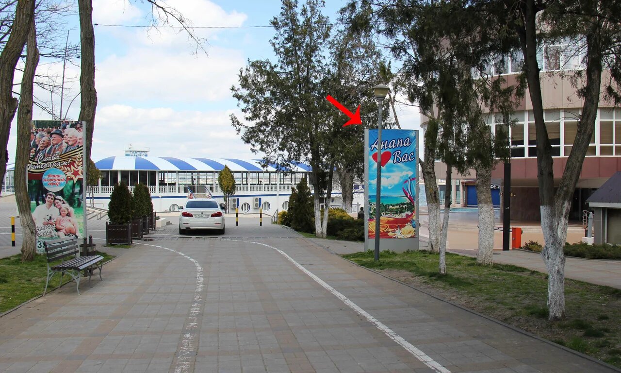 Фотография рекламного носителя, тип: Пиллар 3x1.4, адрес: Набережная ул., диско-бар «Пароход», поз.3, Анапа, Краснодарский край, Россия. Сторона Б №785107