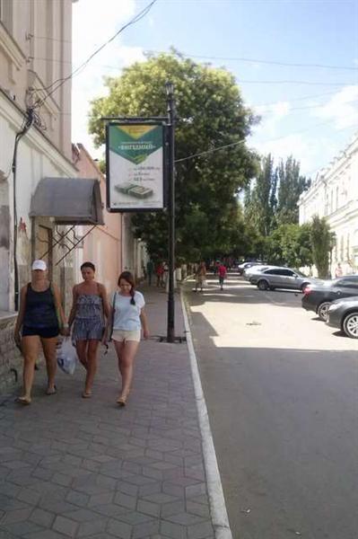 Фотография рекламного носителя, тип: Ситиформат 1.8x1.2, адрес: Галерейная ул. Х Русская ул., Феодосия, Республика Крым, Россия. Сторона B №537651