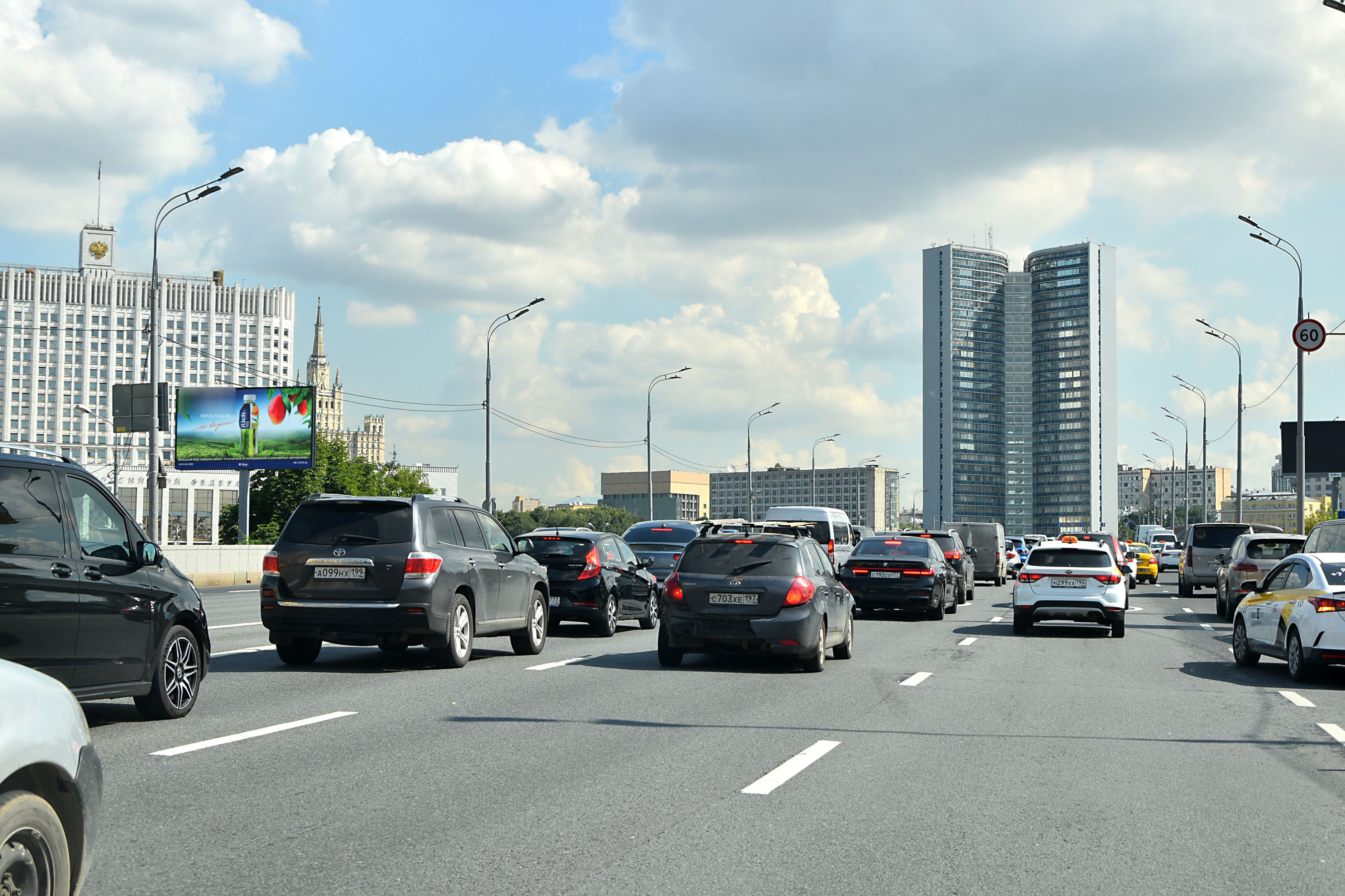 Фотография рекламного носителя, тип: Билборд 3x6, адрес: Кутузовский пр-т., д.2/1, стр.1, Москва, Россия. Сторона Б1 №324409