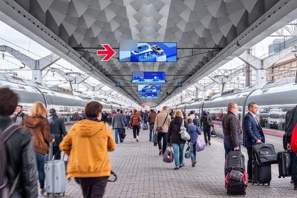 Фотография рекламного носителя, тип: Видеоэкран, адрес: ЖД вокзал «Московский», Невский пр-т., д.85, Санкт-Петербург, Россия. Сторона/вариант A1 №1060536