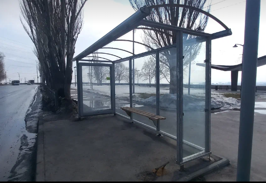 Фотография рекламного носителя, тип: Остановка 1.8x1.2, адрес: Аэропорт, смотровая площадка, Саратов, Саратовская область, Россия. Сторона А №585260