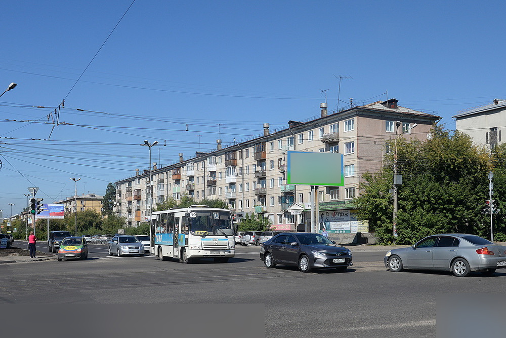 Фотография рекламного носителя, тип: Билборд 3x6, адрес: Чайковского ул. Х Ворошилова ул., Ангарск, Иркутская область, Россия. Сторона A1-А3 №860036