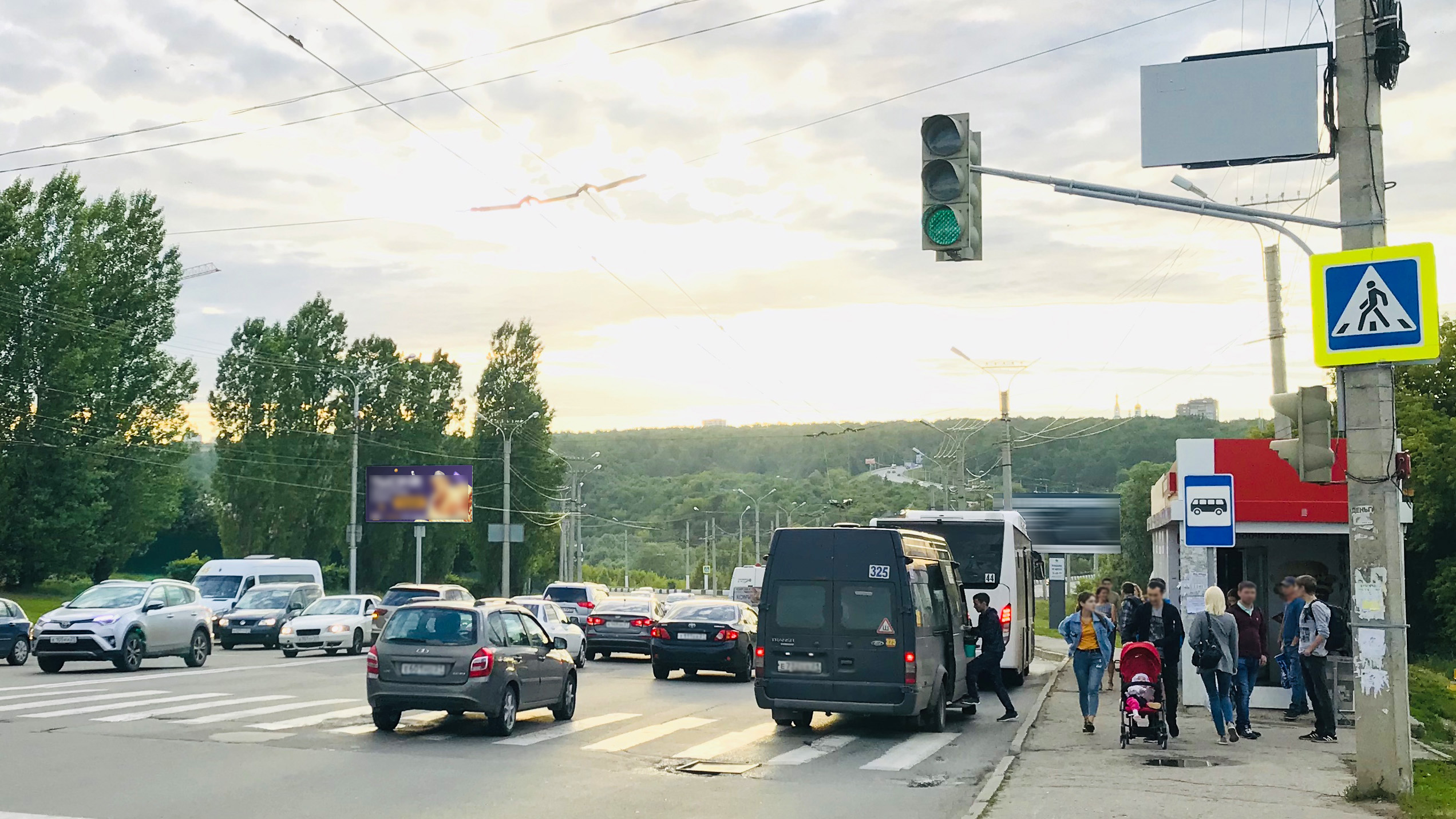 Фотография рекламного носителя, тип: Билборд 3x6, адрес: Никольского пр-т., кольцо Гражданская, 1, Чебоксары, Республика Чувашия, Россия. Сторона B №838446