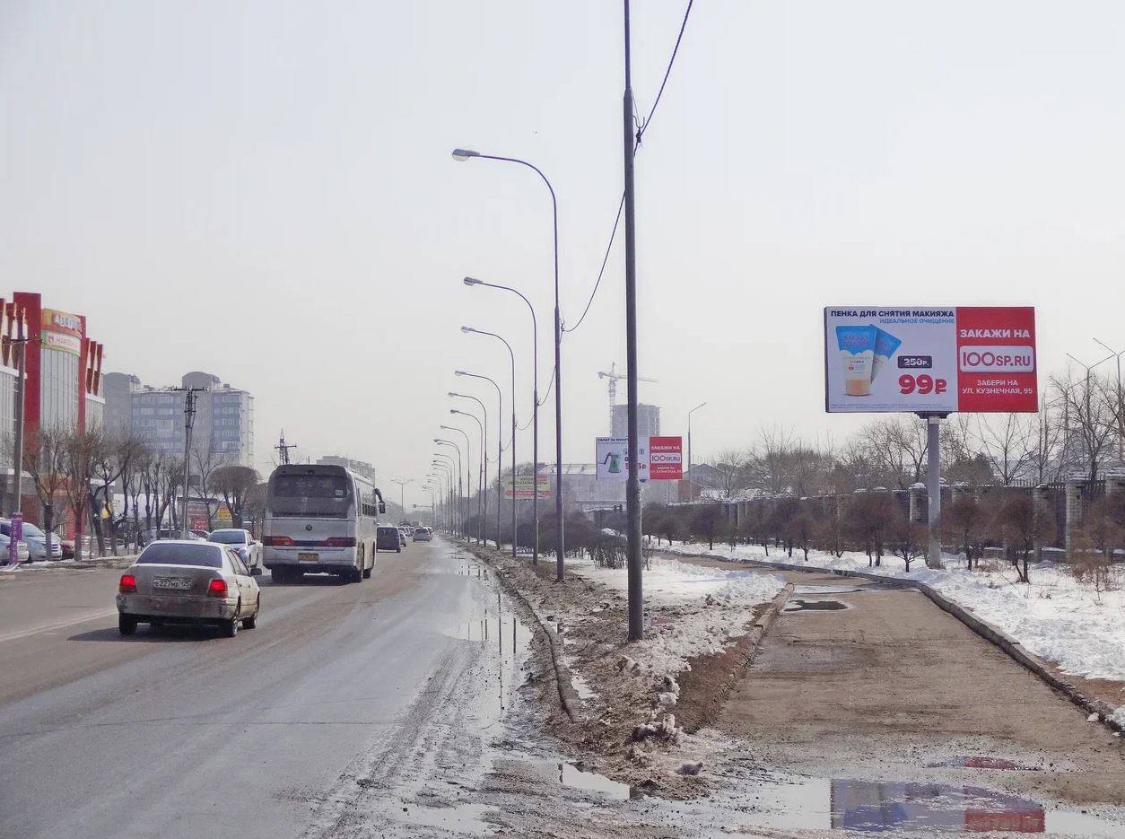 Фотография рекламного носителя, тип: Билборд 3x6, адрес: Бархатная ул., д.16а, съезд с моста с о.Русский, ост. Мыс.Артур, Уссурийск, Приморский край, Россия. Сторона А №791539