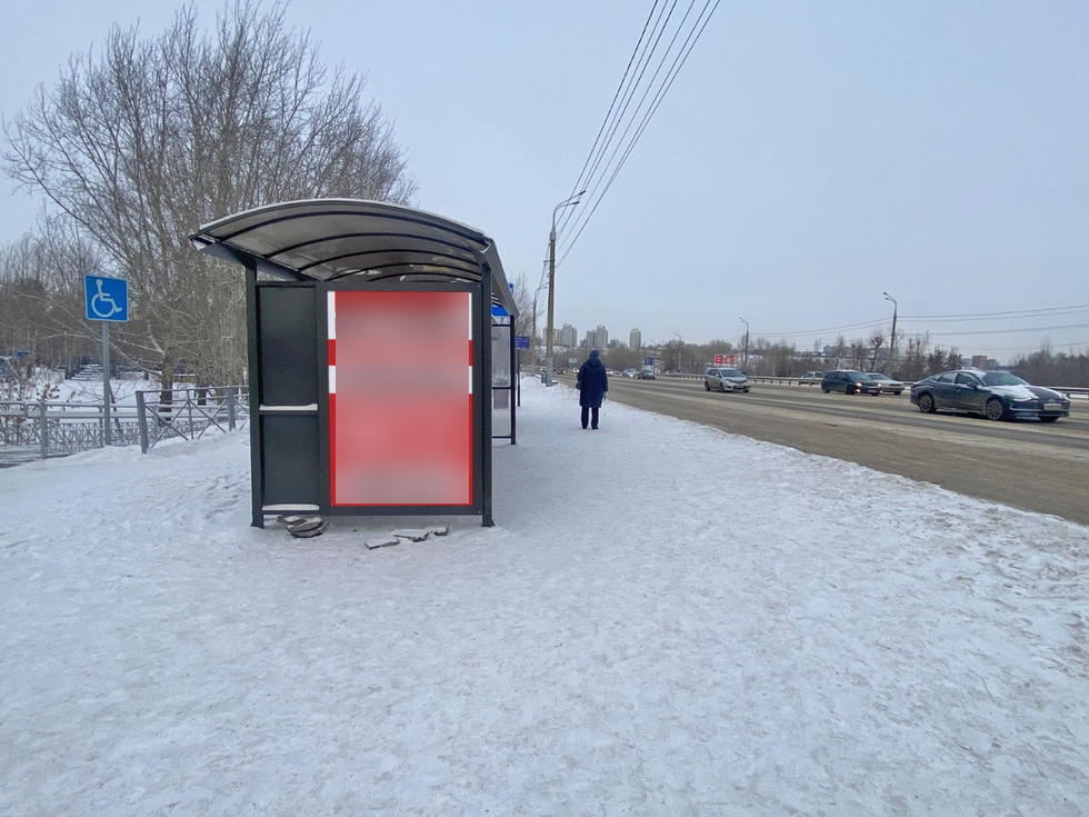 Фотография рекламного носителя, тип: Остановка 1.8x1.2, адрес: Октябрьский мост, Остров Татышев, поз.1, Красноярск, Красноярский край, Россия. Сторона Б №1029789